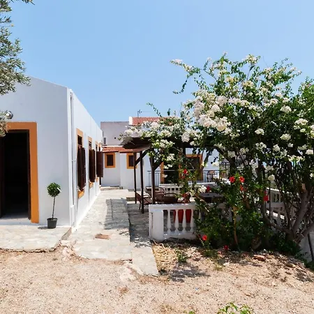 Kiki&Nina Apartment Chalki Town Exterior foto